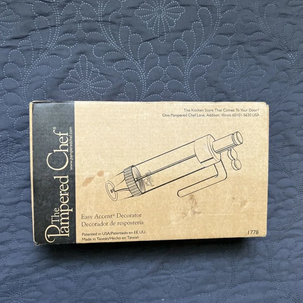 The Pampered Chef Easy Accent Decorator 1778 Complete Cakes Craft Open Box READ